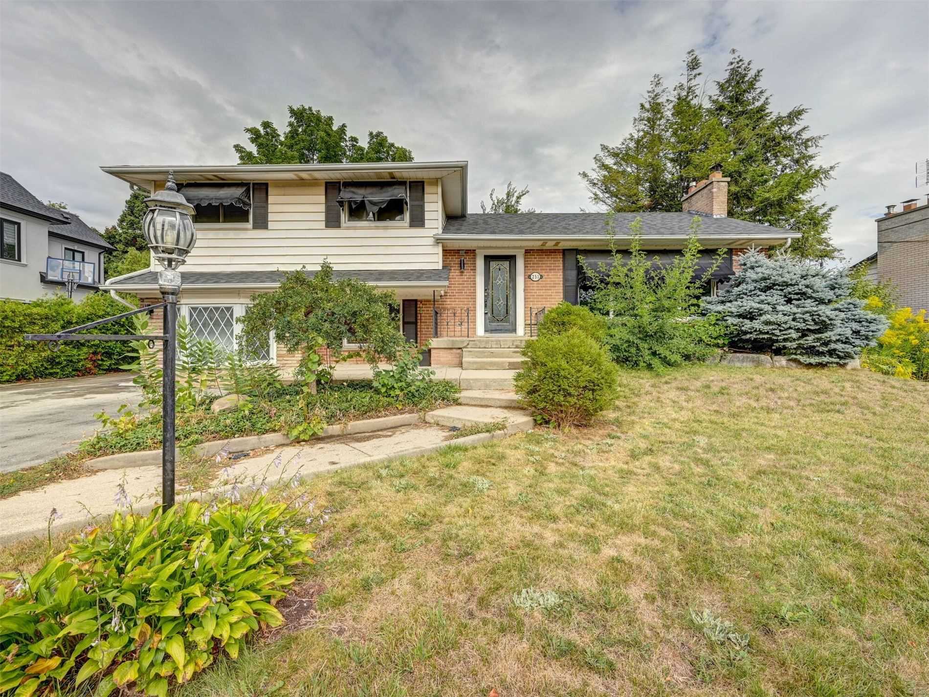 251 Third Line Property Photo 1
