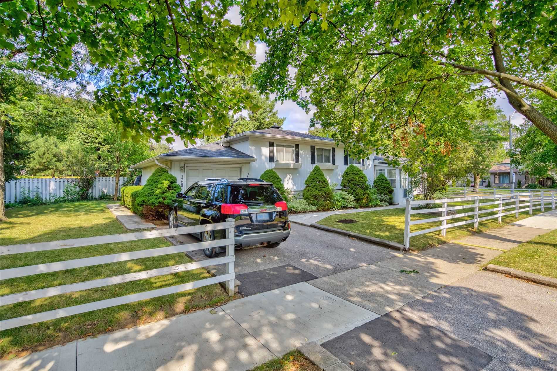 1705 Kirkwall Cres Property Photo 1