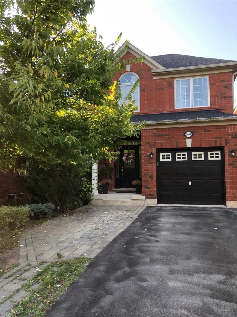 3042 Portree Cres Property Photo 1