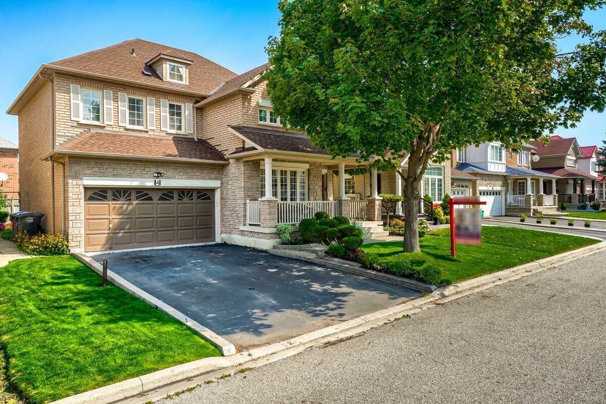 4 Wild Indigo Cres Property Photo 1