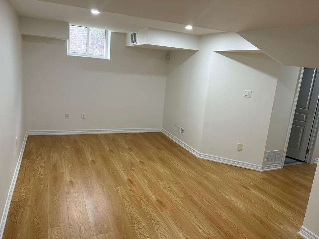 44 Mainard Cres Property Photo 1