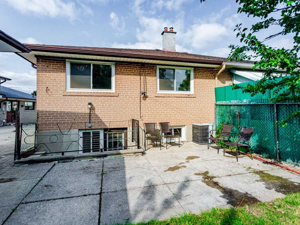15 Tampa Terr #Lower Property Photo 1
