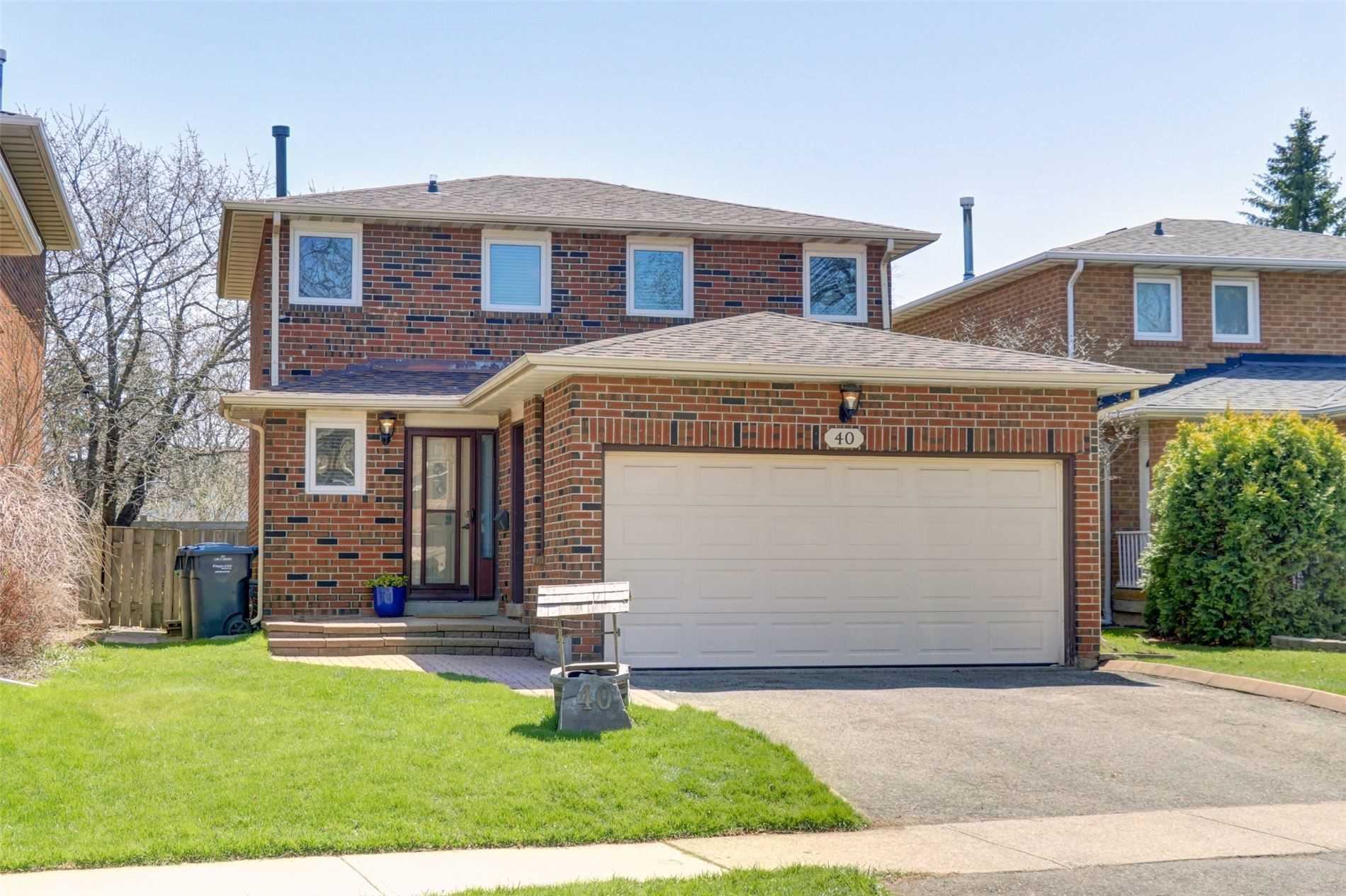 40 Tanager Sq Property Photo 1