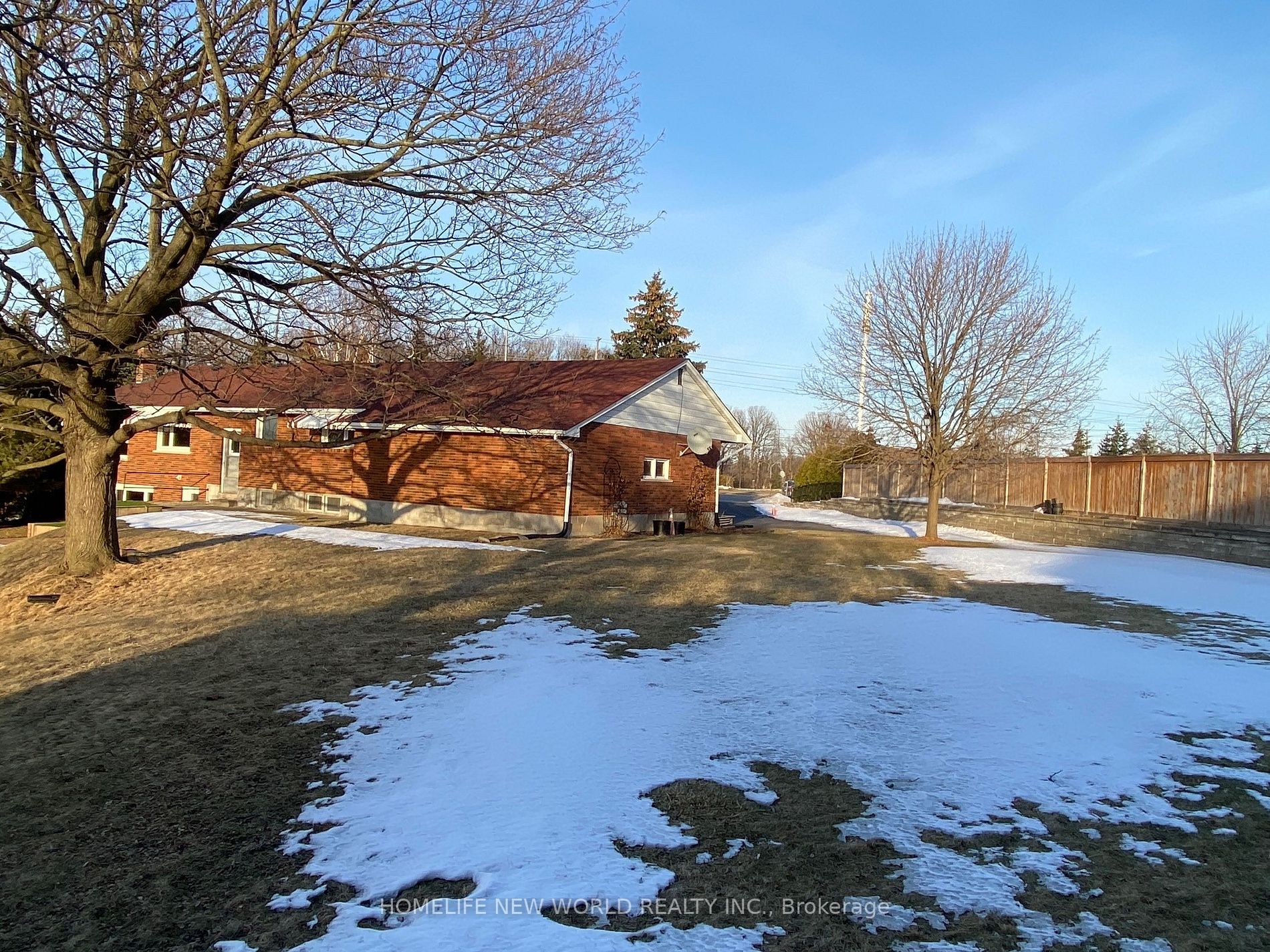 2040 Bronte Rd Property Photo 3