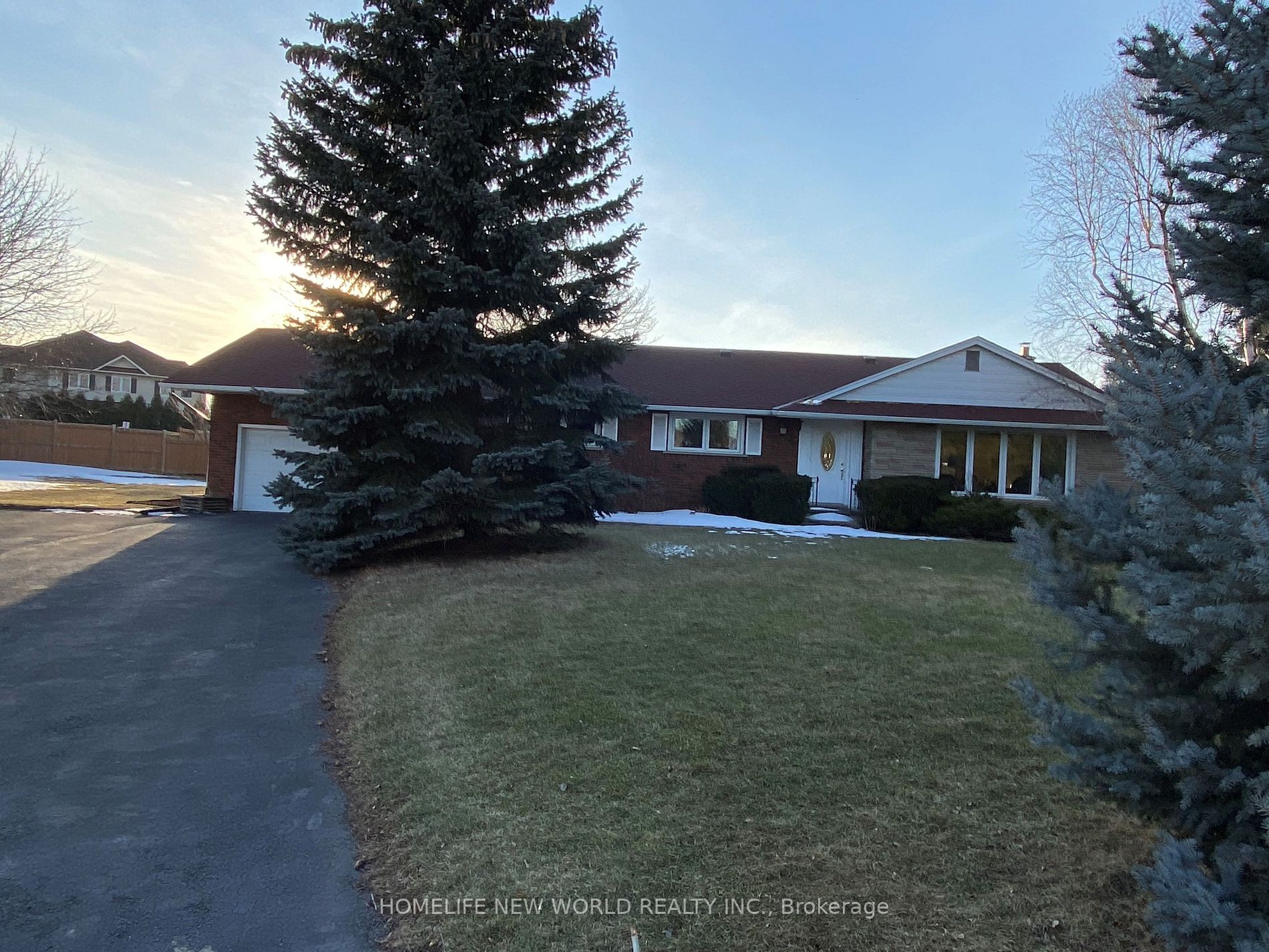 2040 Bronte Rd Property Photo 4
