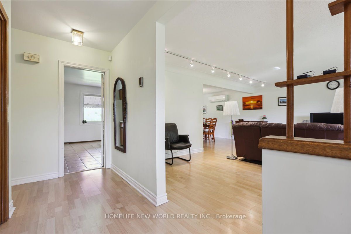 2040 Bronte Rd Property Photo 10