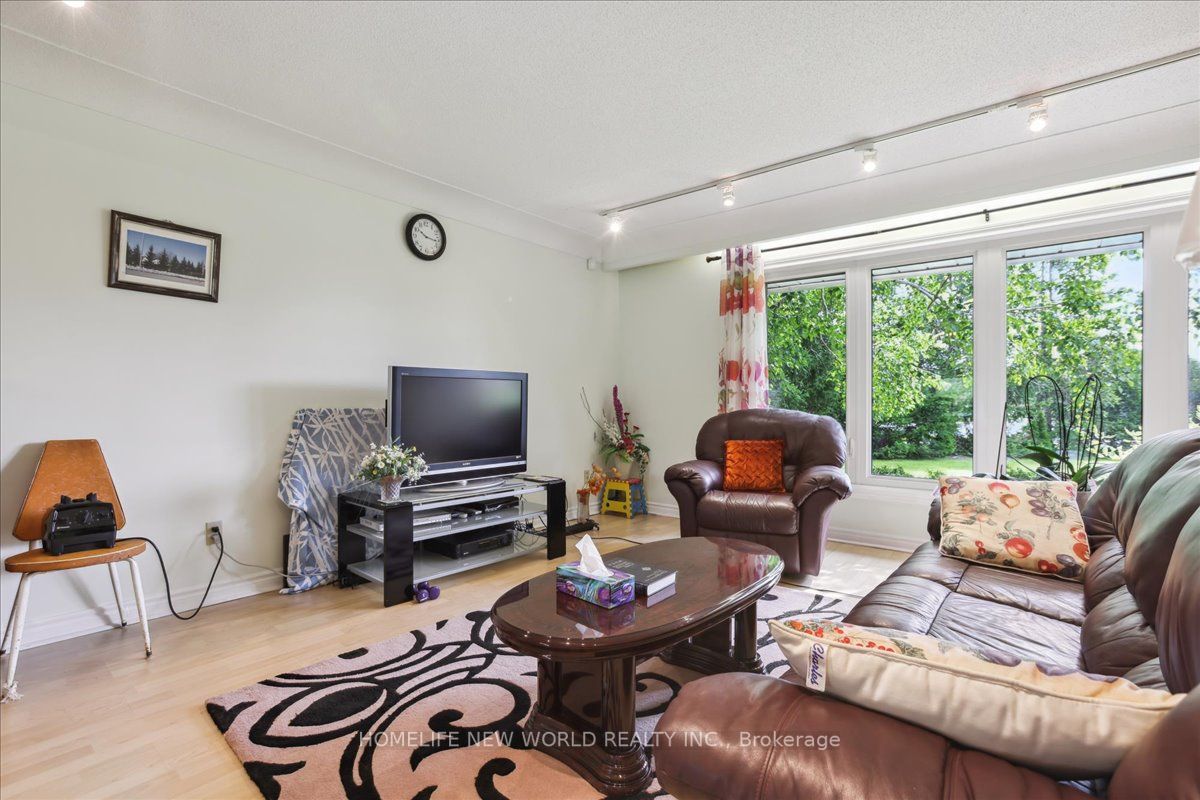 2040 Bronte Rd Property Photo 12