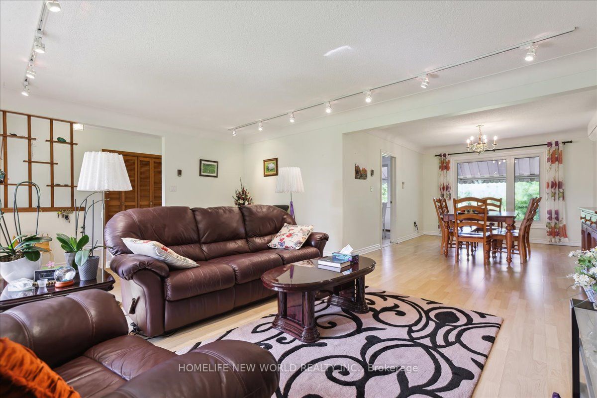 2040 Bronte Rd Property Photo 13