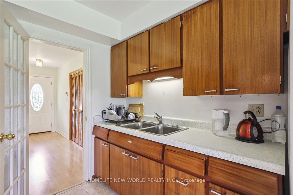 2040 Bronte Rd Property Photo 21