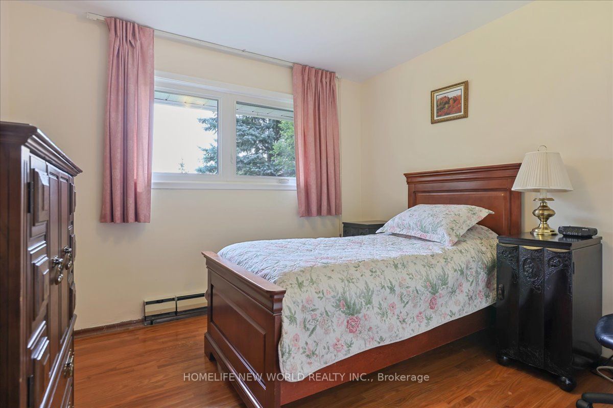 2040 Bronte Rd Property Photo 23