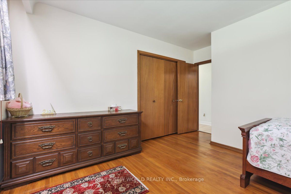 2040 Bronte Rd Property Photo 26