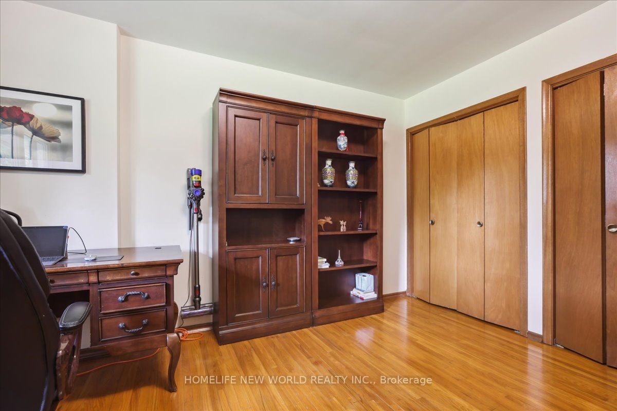 2040 Bronte Rd Property Photo 28