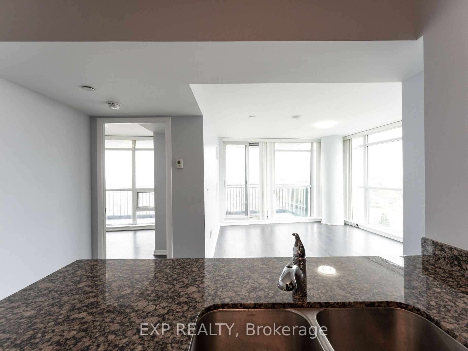 800 W Lawrence Ave #1214 Property Photo 16