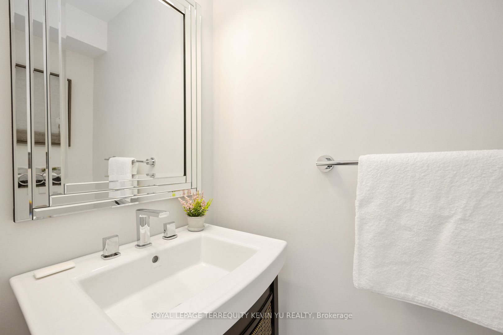 2059 Shawanaga Tr Property Photo 14