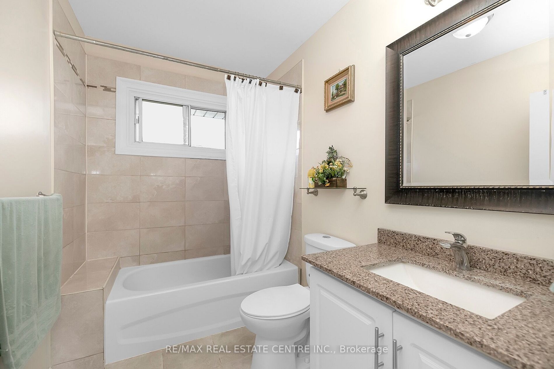 128 Prince Charles Dr Property Photo 20