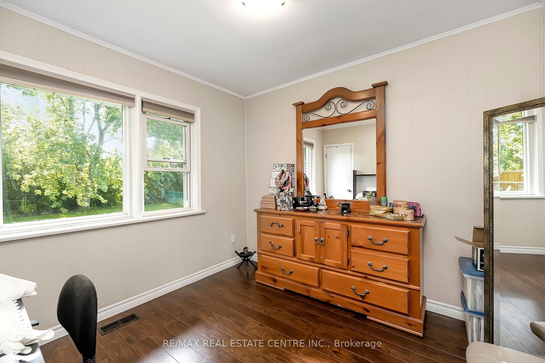 128 Prince Charles Dr Property Photo 23