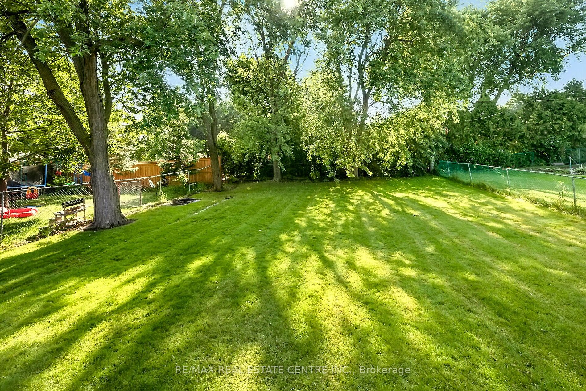 128 Prince Charles Dr Property Photo 24