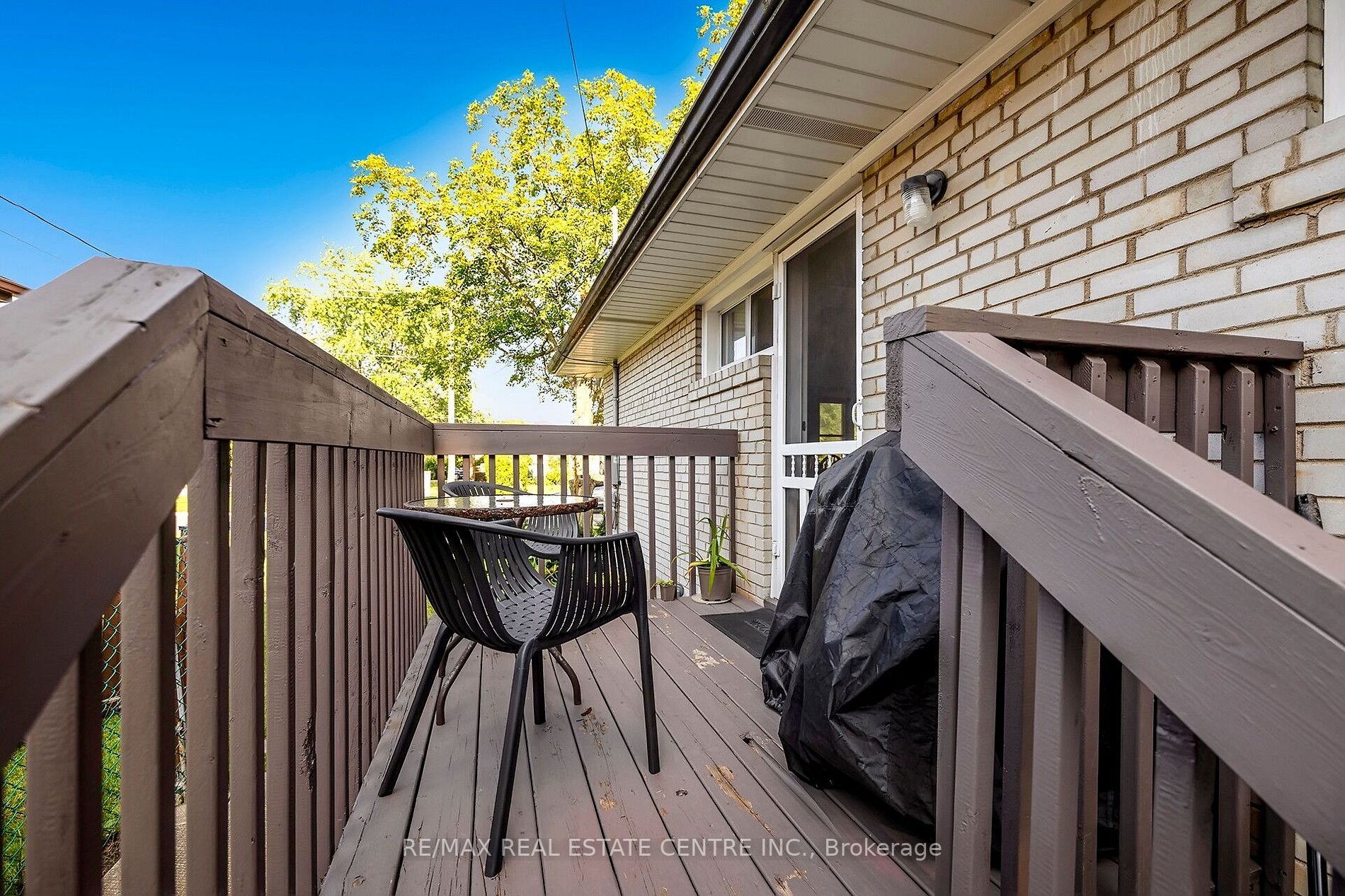 128 Prince Charles Dr Property Photo 34