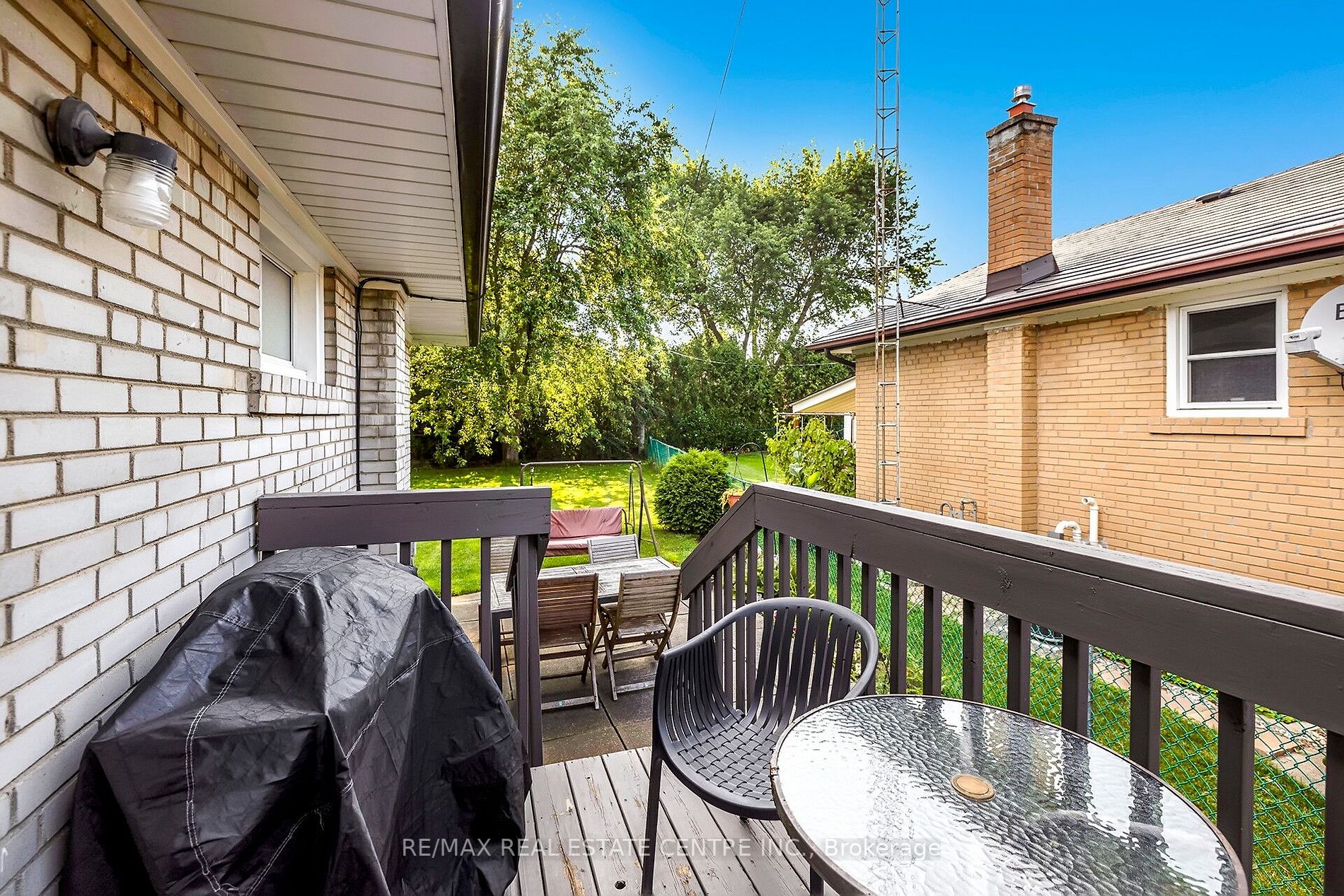 128 Prince Charles Dr Property Photo 35