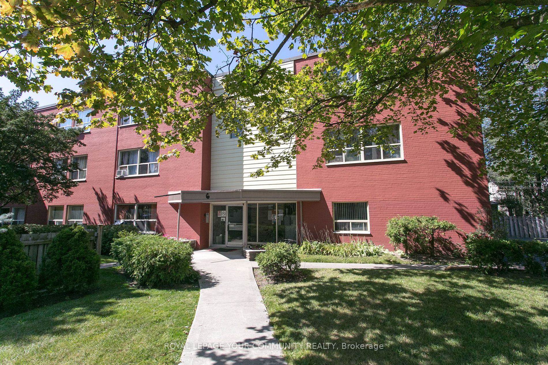 6 Hartham Pl Property Photo 3