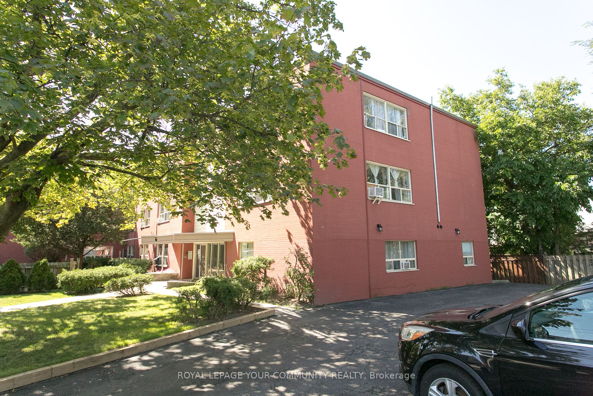 6 Hartham Pl Property Photo 7