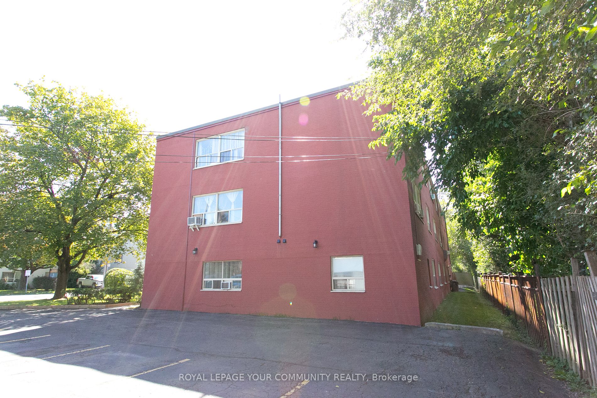 6 Hartham Pl Property Photo 8