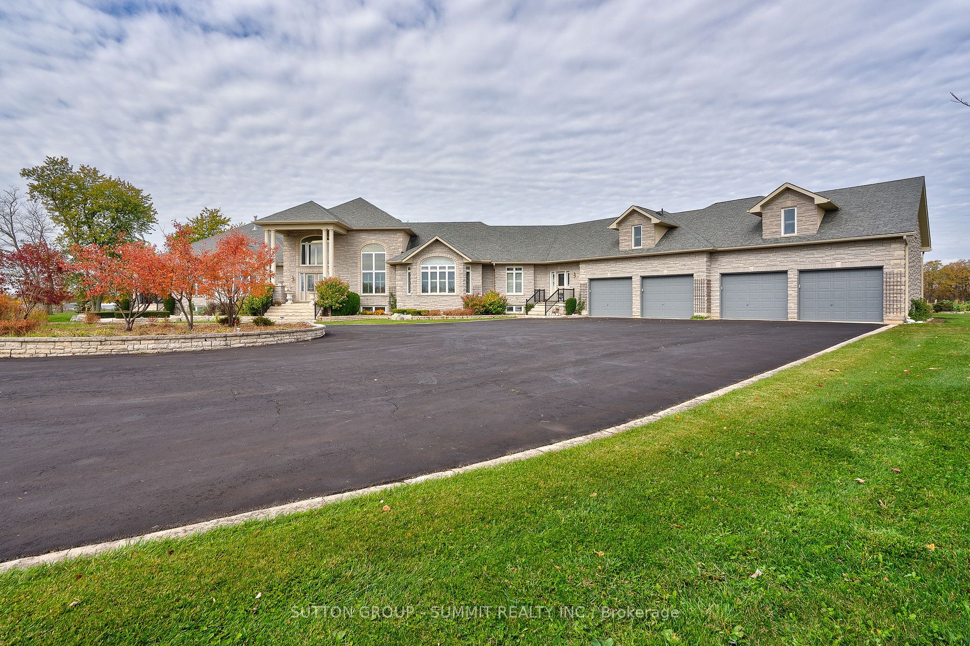 5431 Appleby Line Property Photo 3
