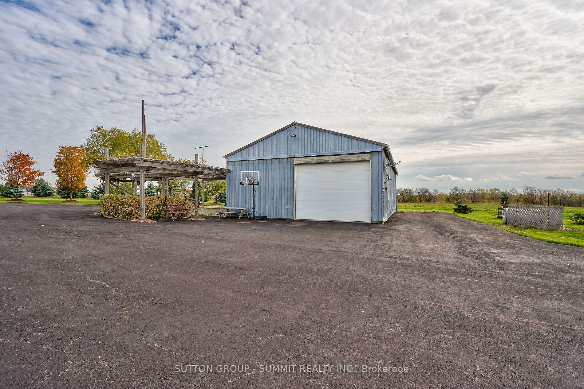 5431 Appleby Line Property Photo 6