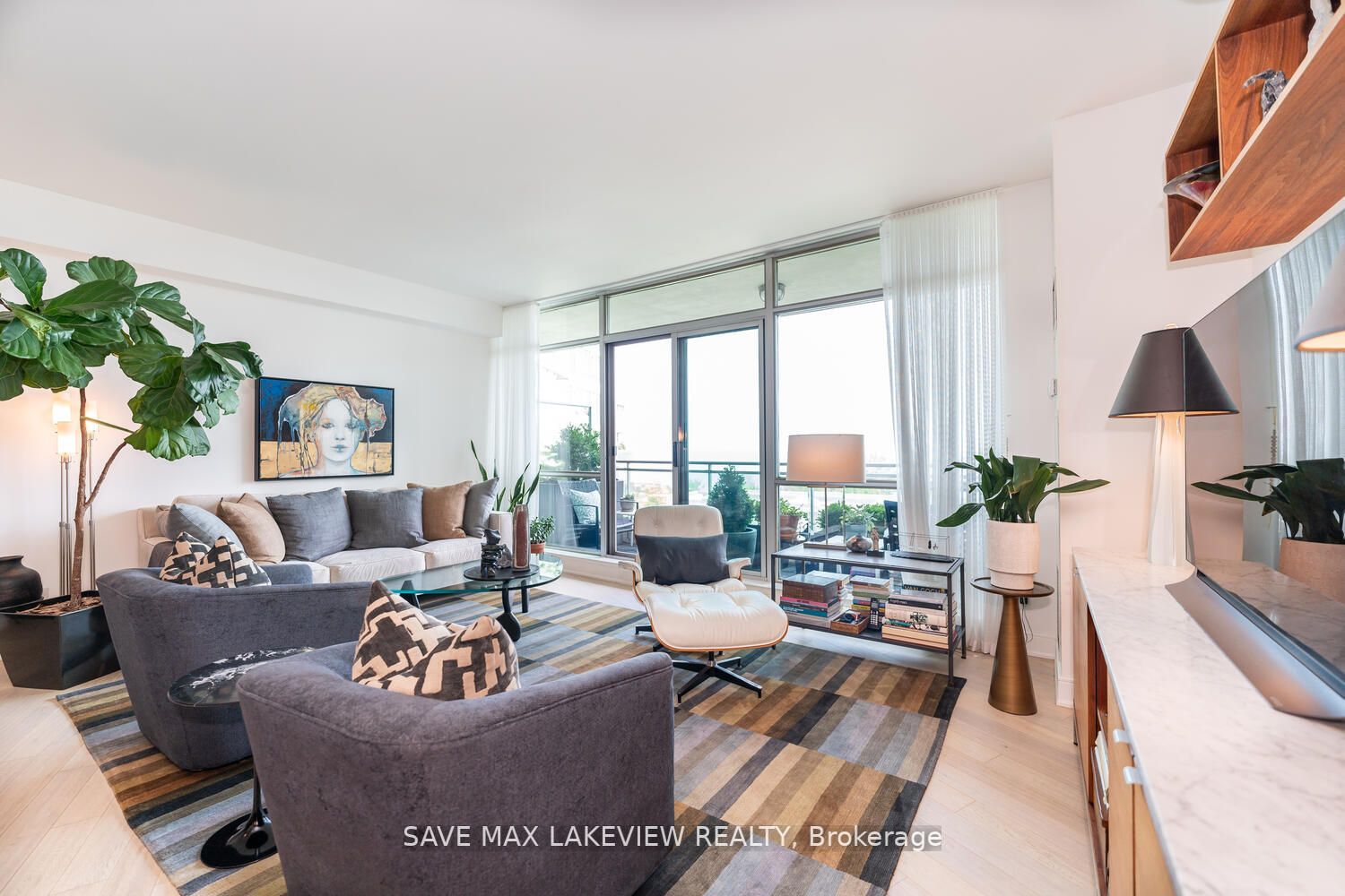 5 Marine Parade Dr Property Photo 15