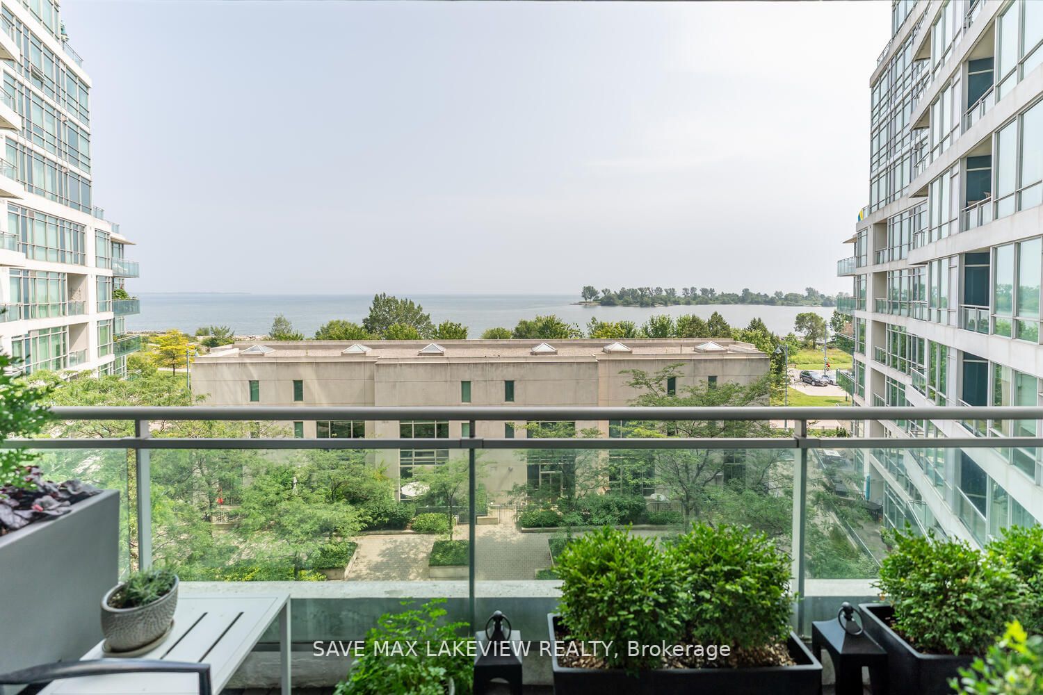 5 Marine Parade Dr Property Photo 19