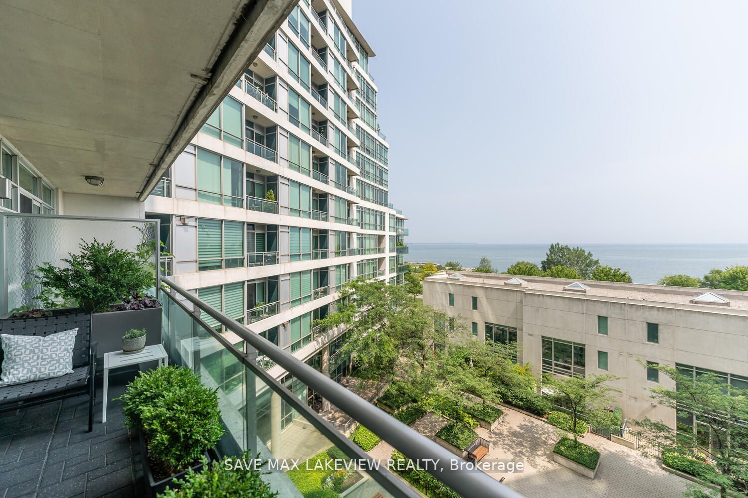 5 Marine Parade Dr Property Photo 20