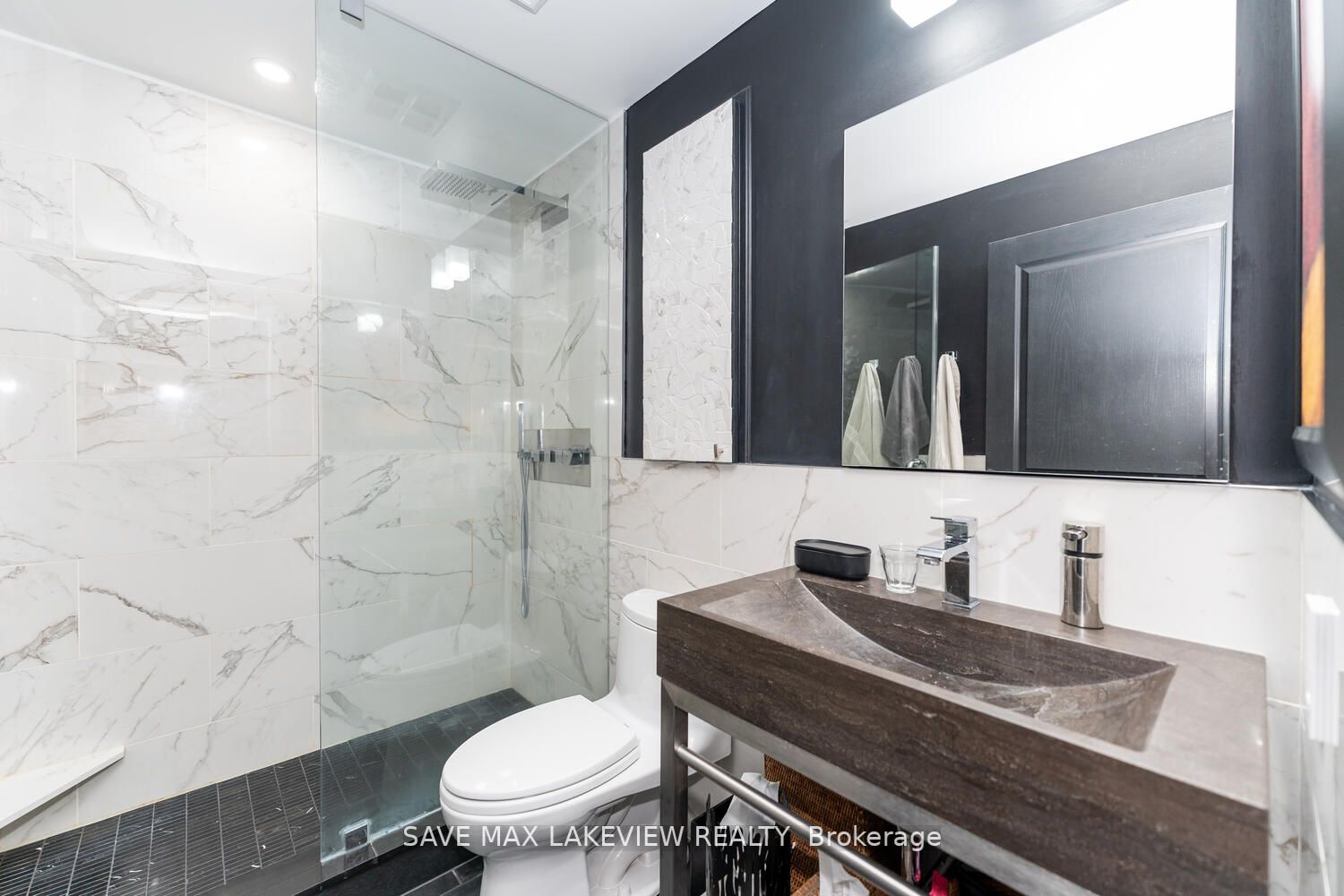 5 Marine Parade Dr Property Photo 24