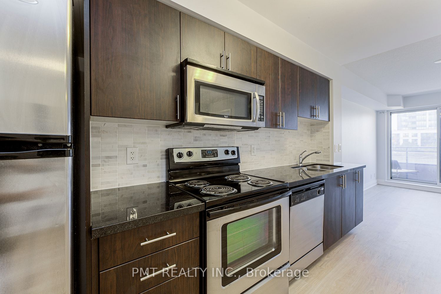 1 De Boers Dr 19 Property Photo 9