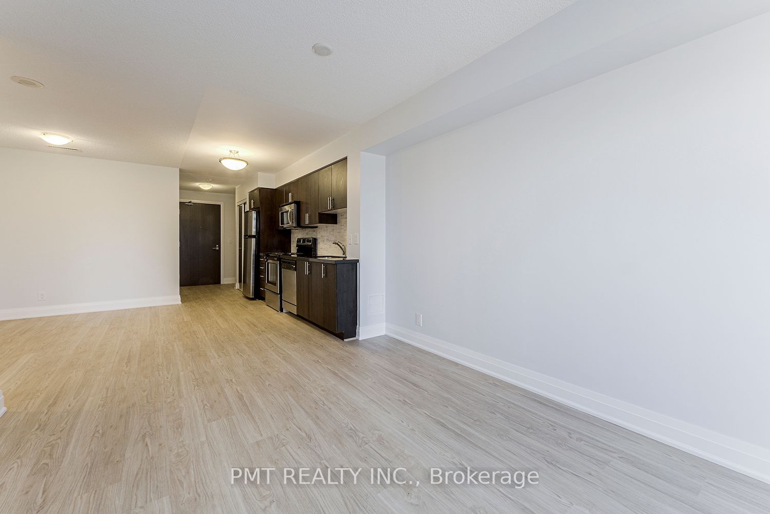 1 De Boers Dr 19 Property Photo 10