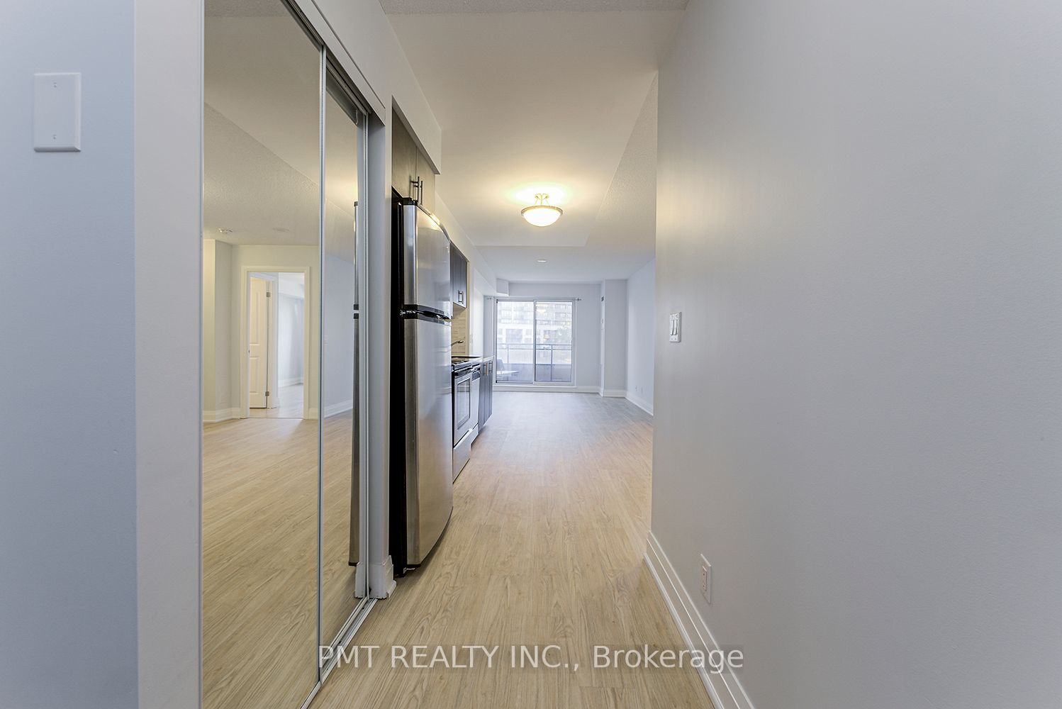 1 De Boers Dr 19 Property Photo 11
