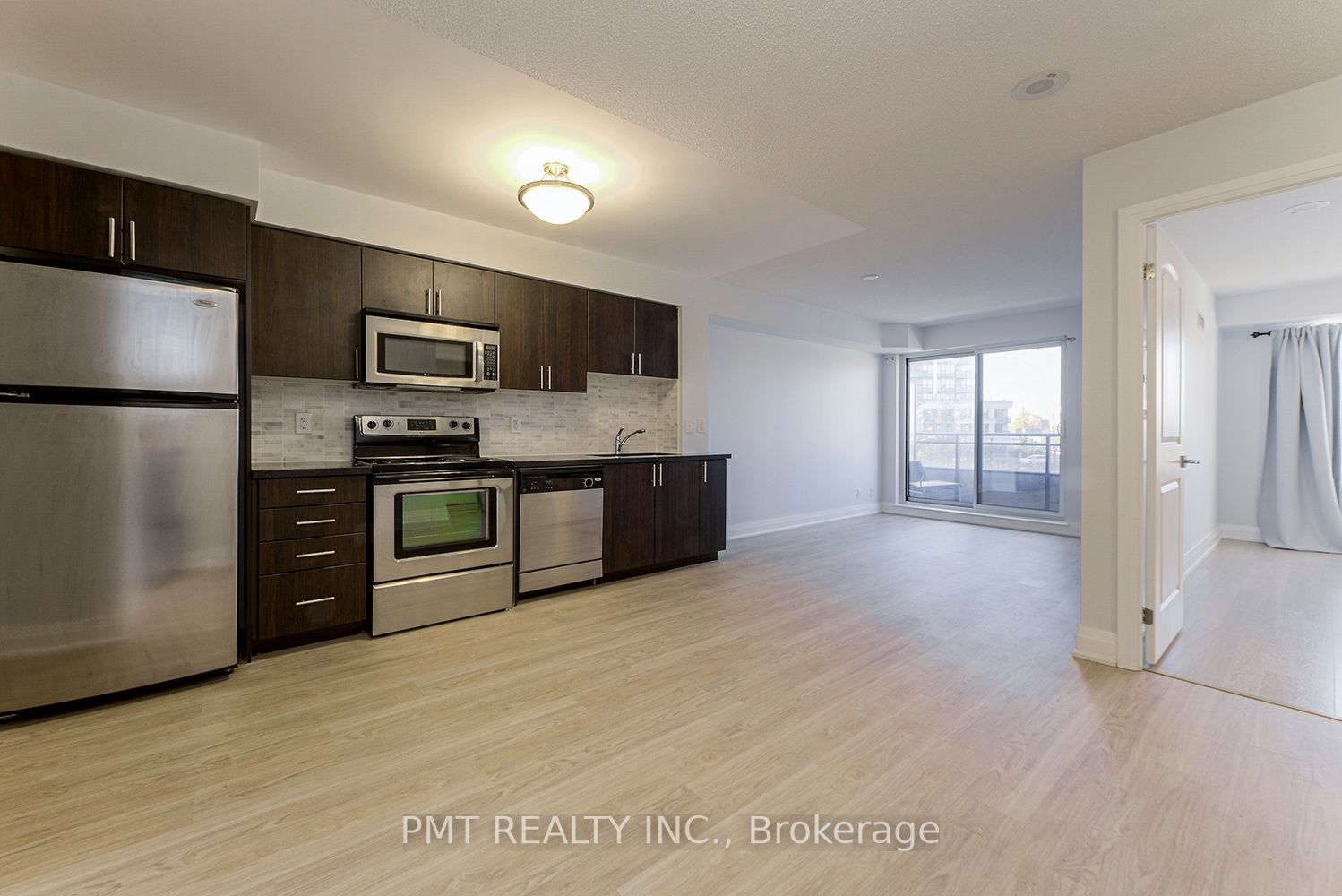 1 De Boers Dr 19 Property Photo 12
