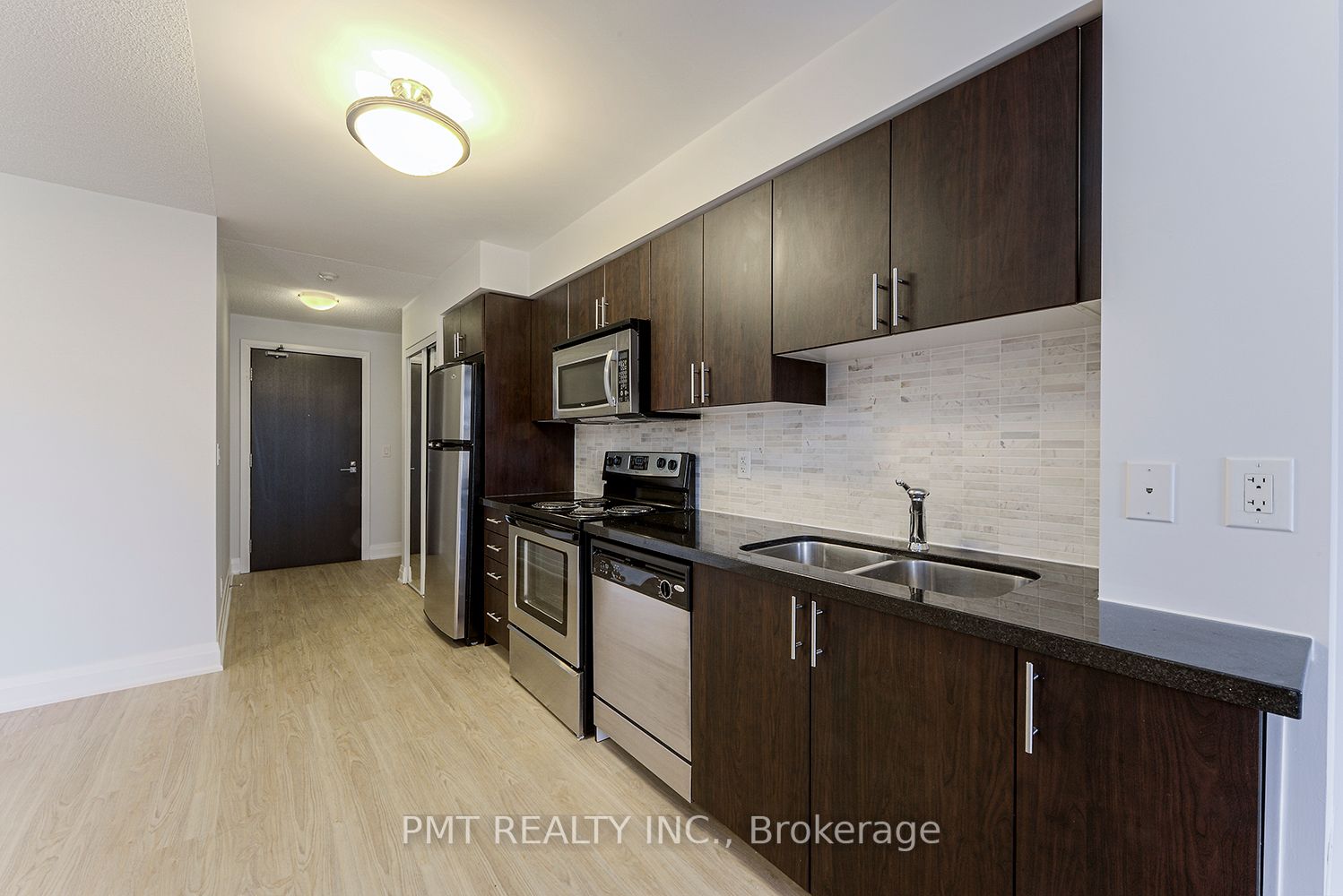 1 De Boers Dr 19 Property Photo 13