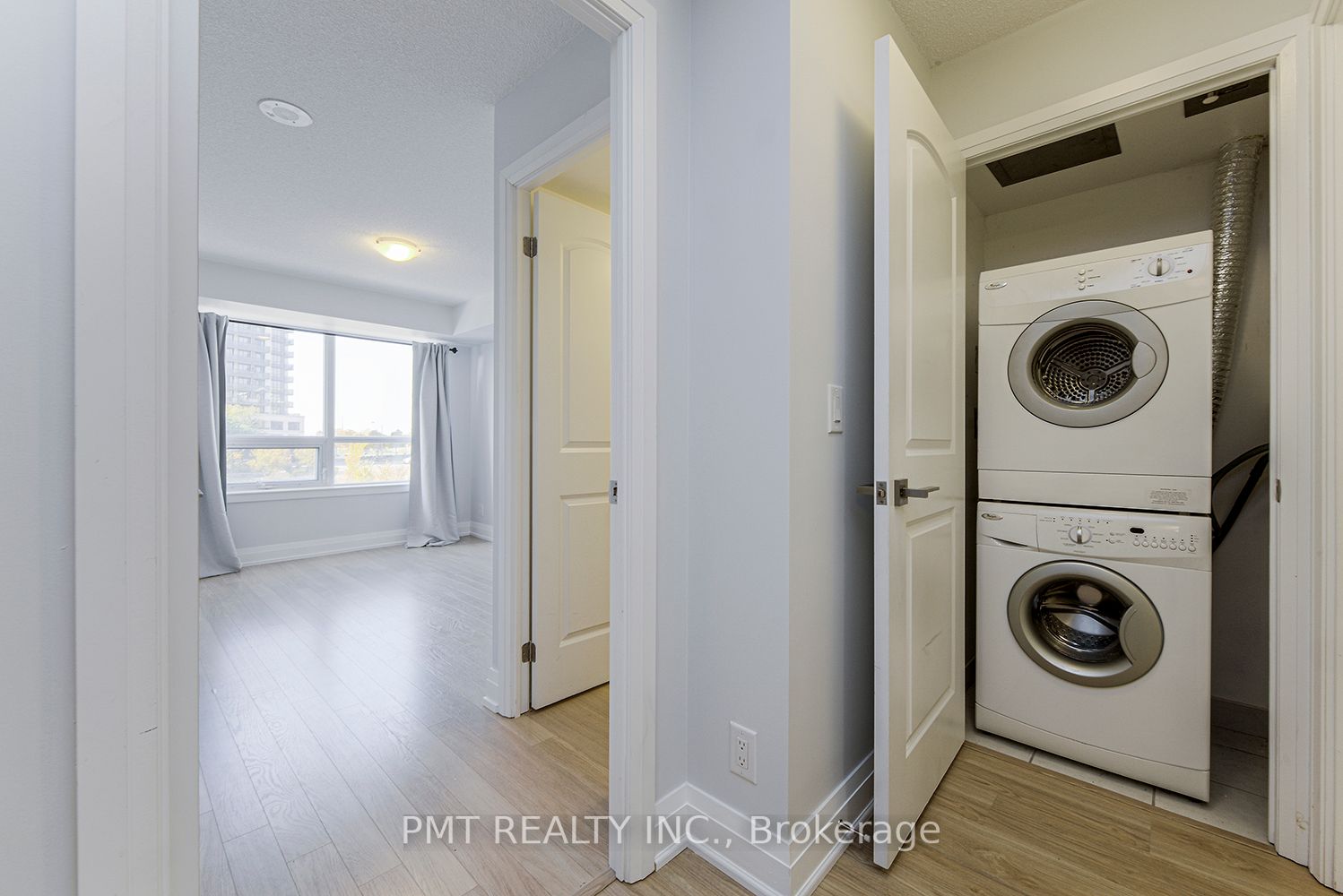 1 De Boers Dr 19 Property Photo 21