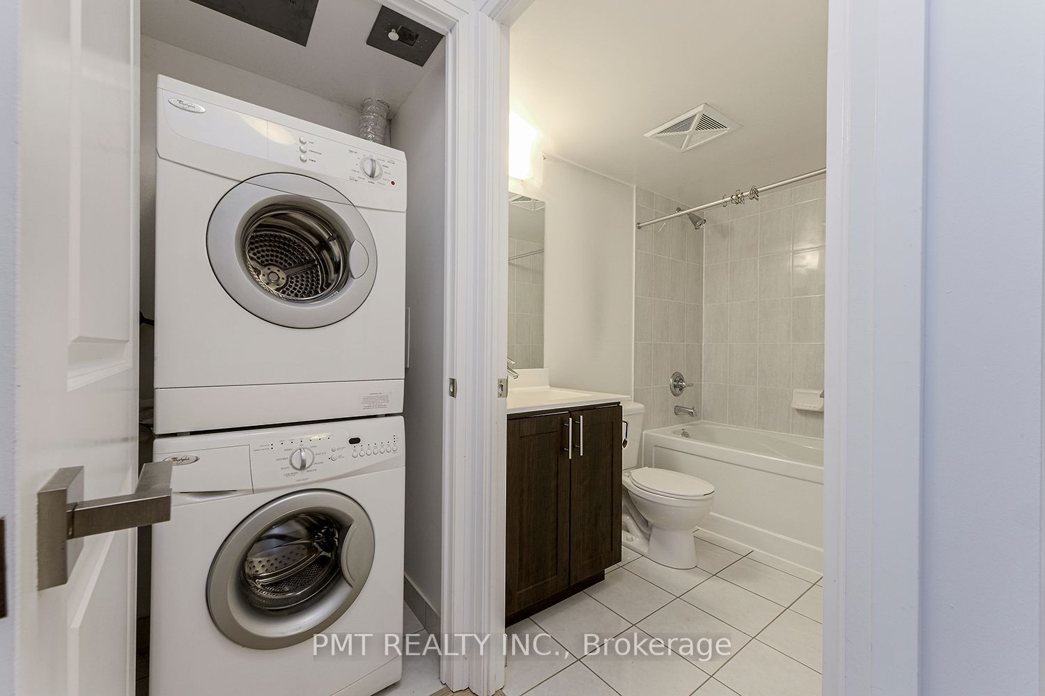 1 De Boers Dr 19 Property Photo 22