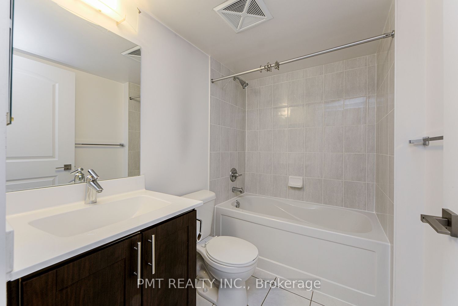 1 De Boers Dr 19 Property Photo 23