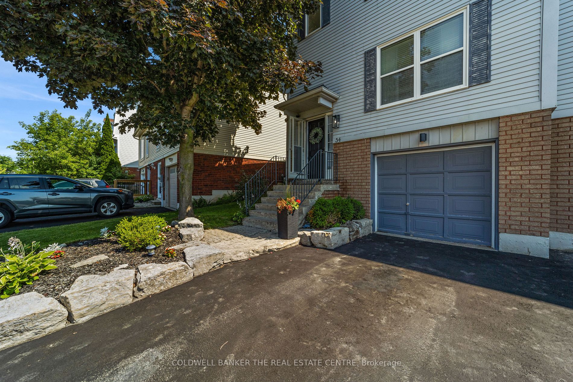 54 Lakeview Ct Property Photo 1