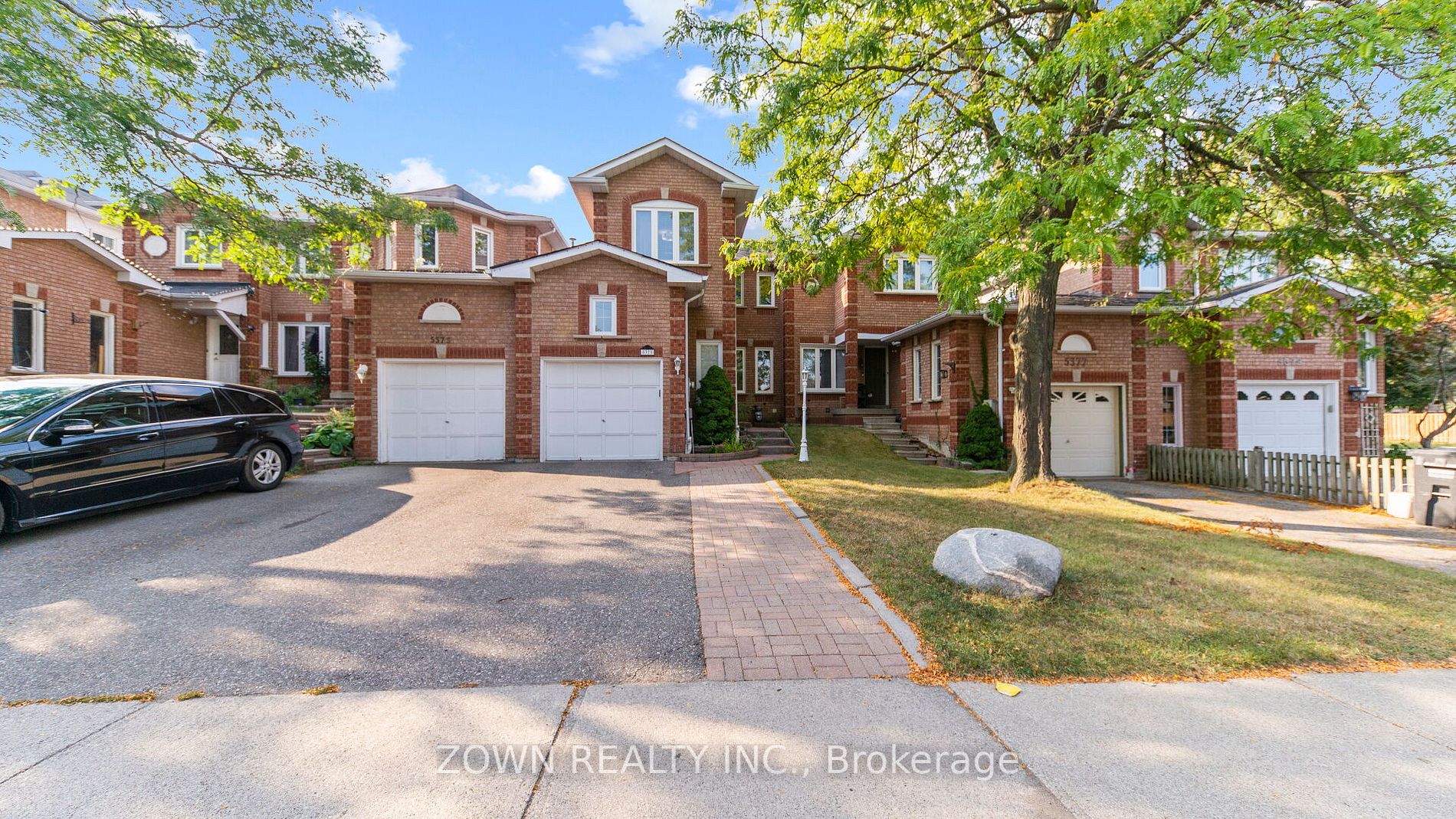 5375 Richborough Dr Property Photo 1