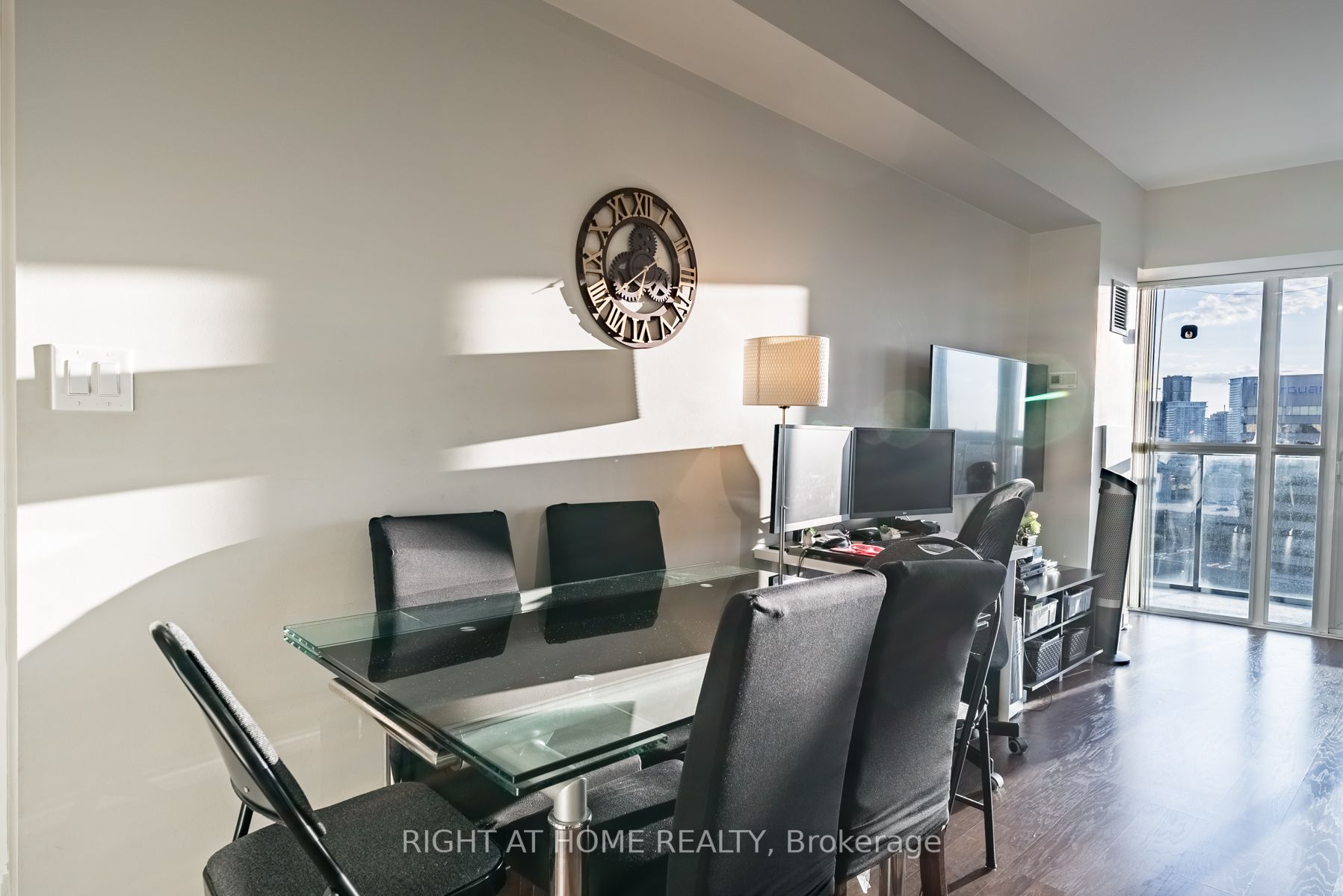 60 Absolute Ave 4 Property Photo 6