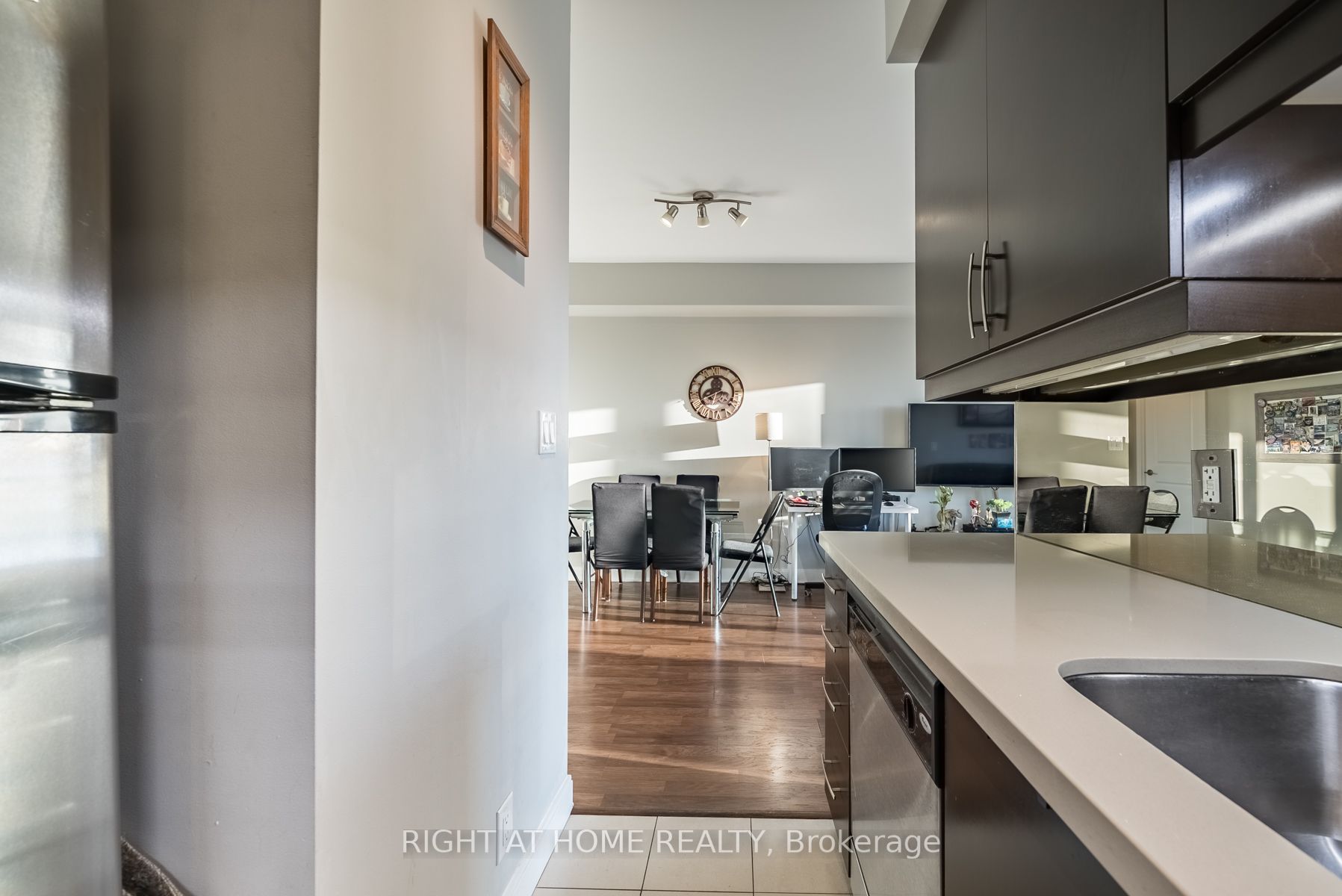 60 Absolute Ave 4 Property Photo 14