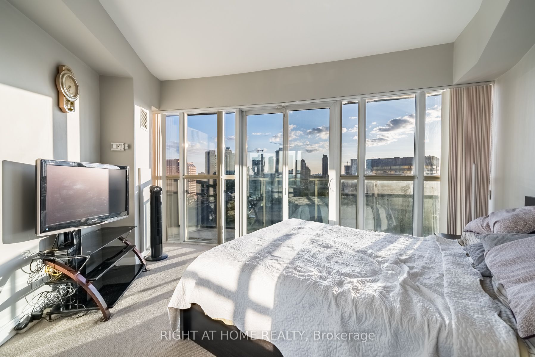60 Absolute Ave 4 Property Photo 16