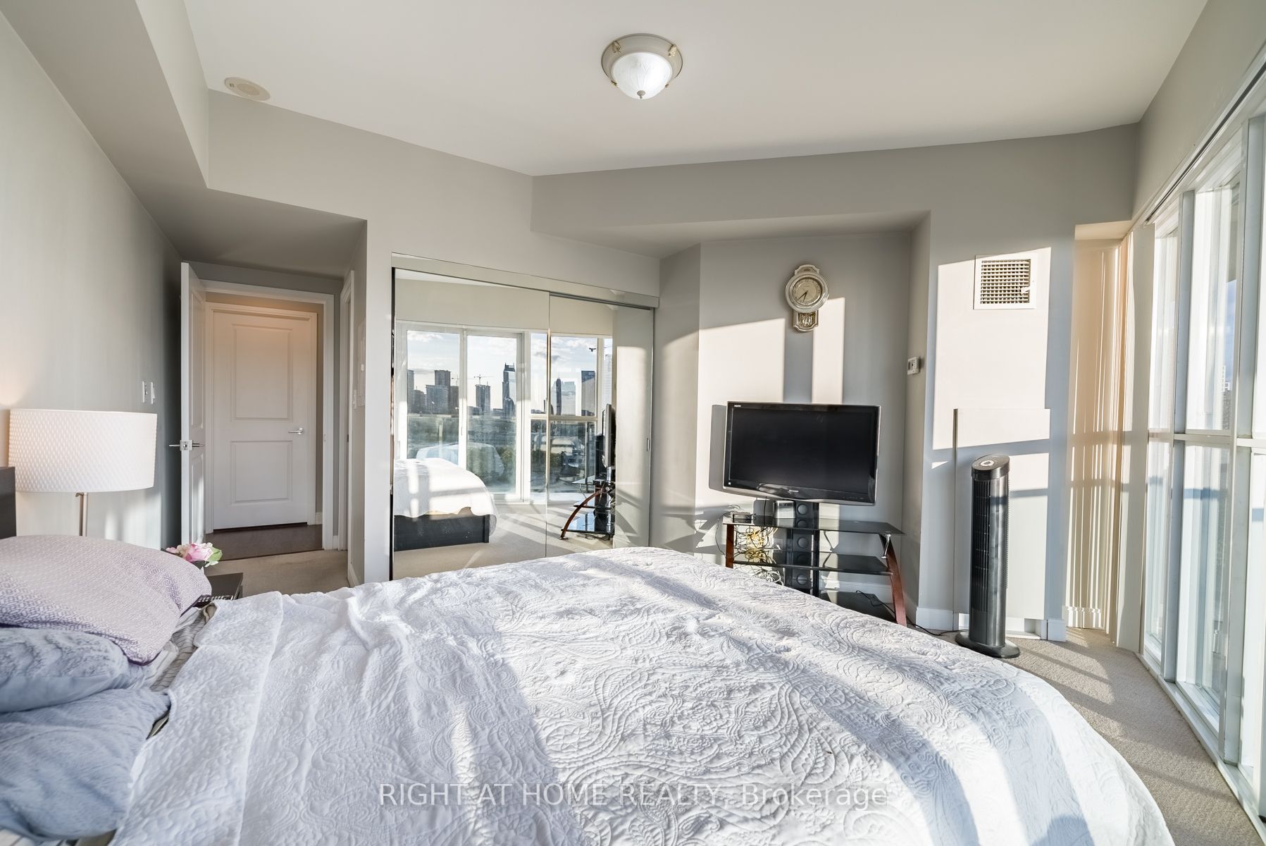 60 Absolute Ave 4 Property Photo 18