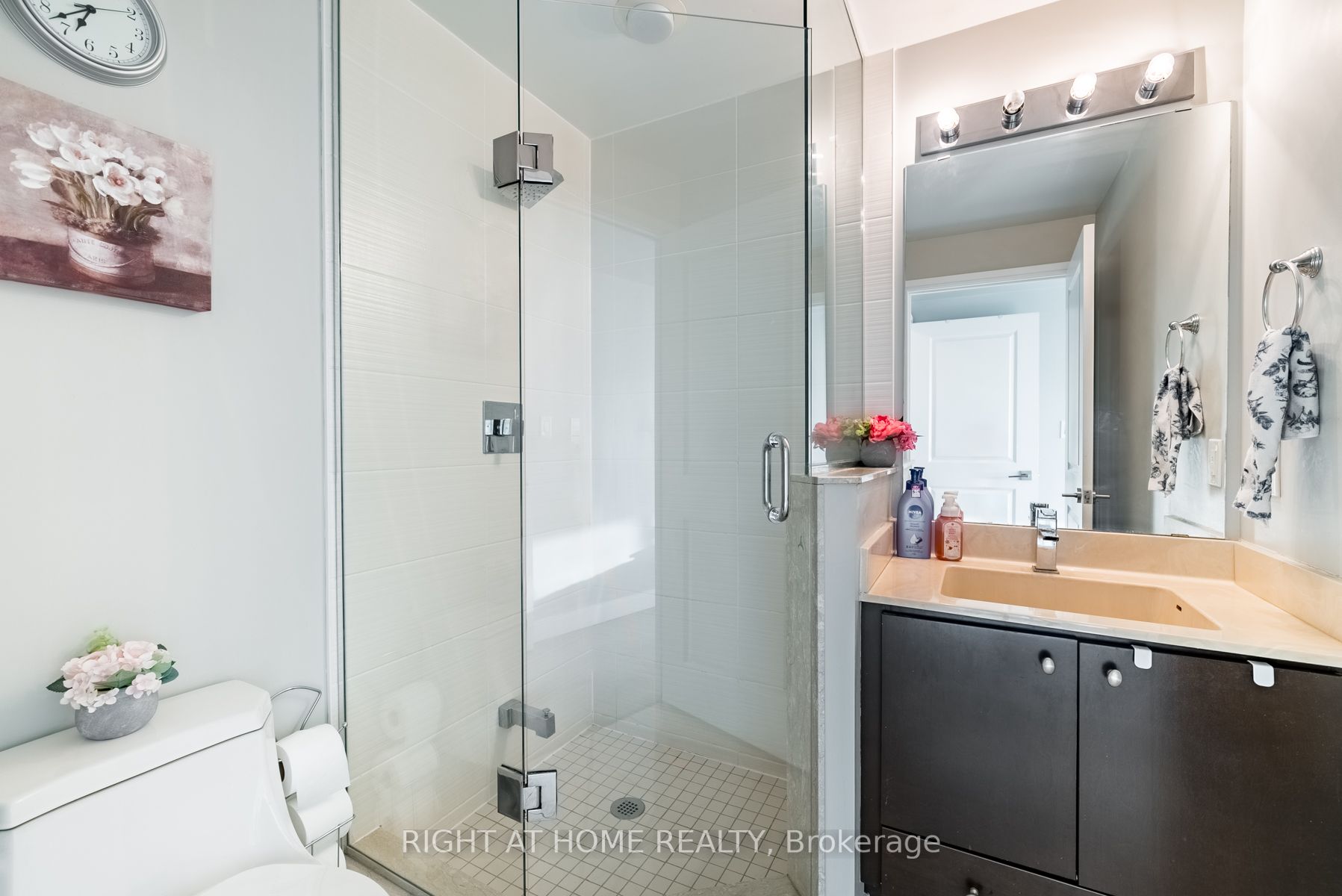 60 Absolute Ave 4 Property Photo 20