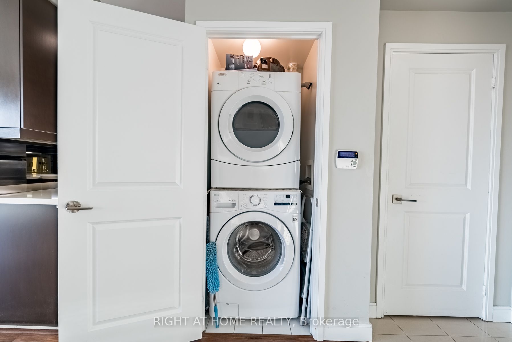 60 Absolute Ave 4 Property Photo 21