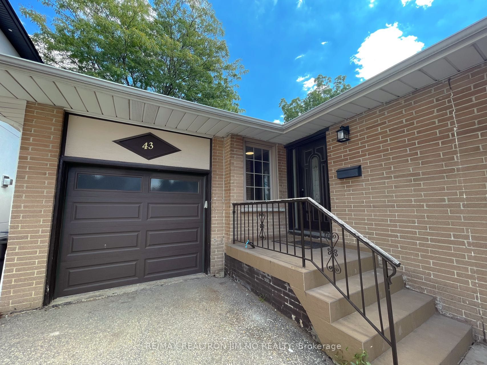 43 Archerhill Dr Property Photo 3