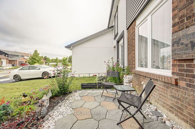74 Ashford Crt Property Photo 4